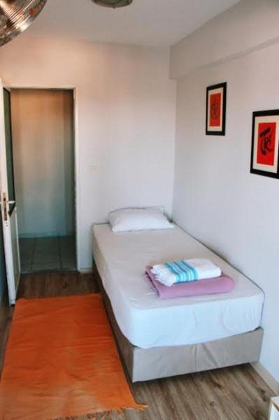 Standart Tek Kişilik Oda - Ortak Banyo