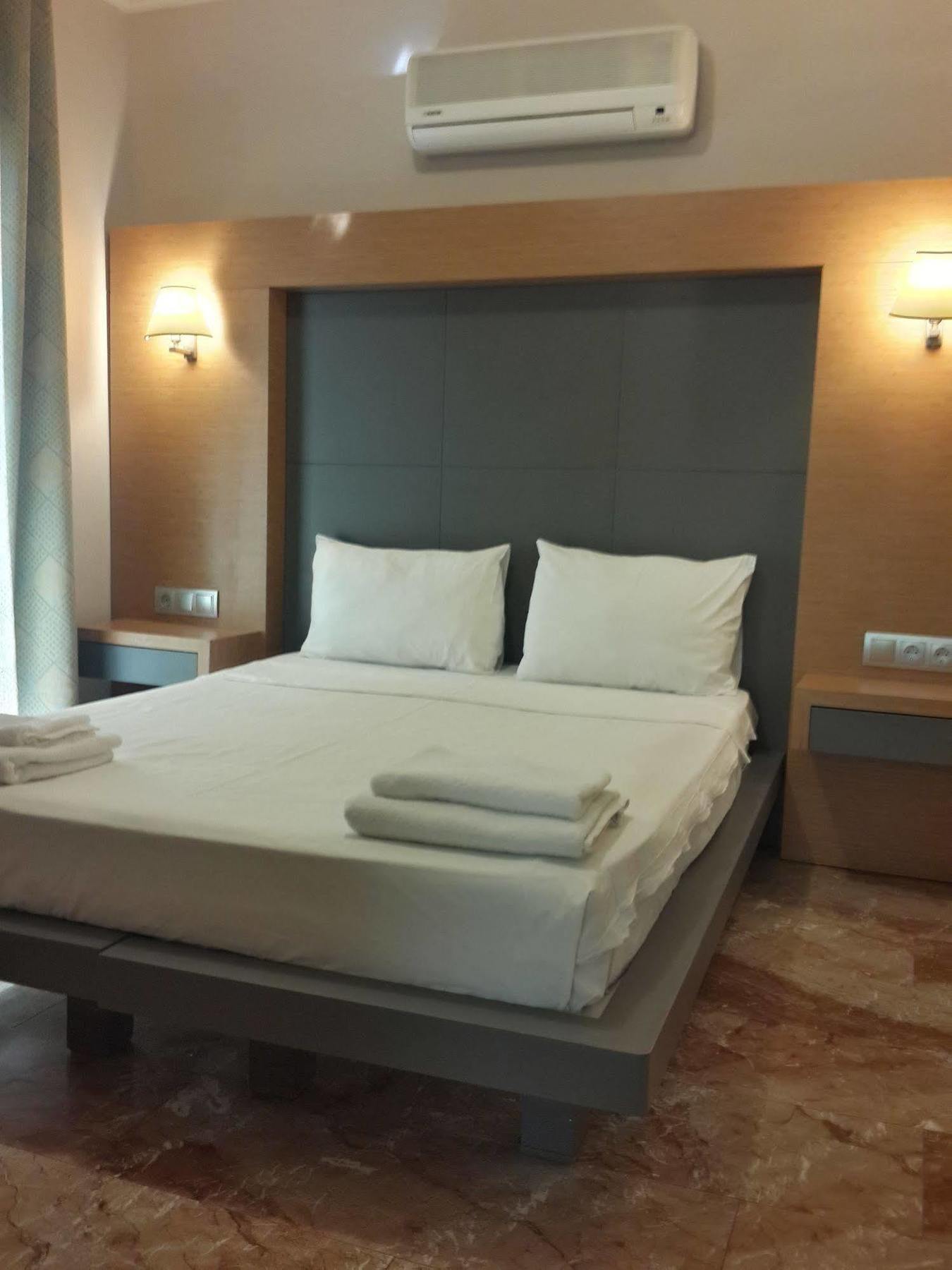 Family Room (5 Adults)