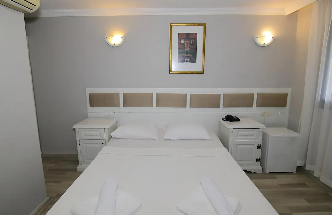 Hotel Bleu Nuit-1