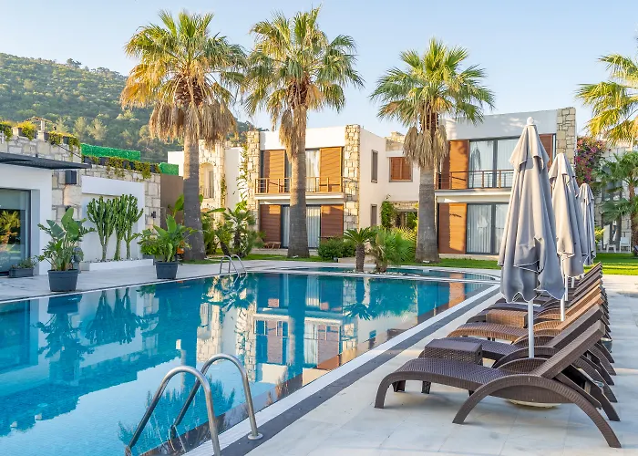 Moyo Luxury & Beach