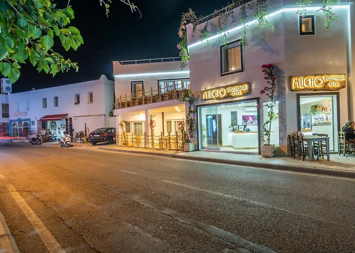 Mucho Boutique Hotel