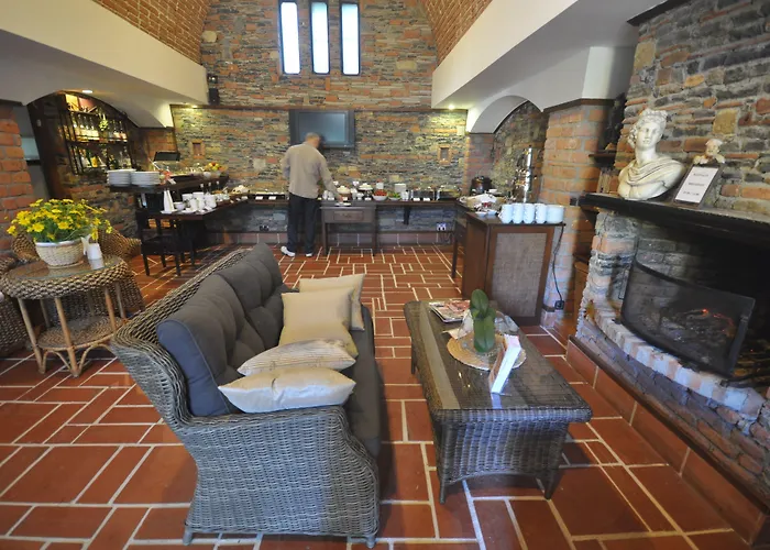 El Vino Hotel & Suites